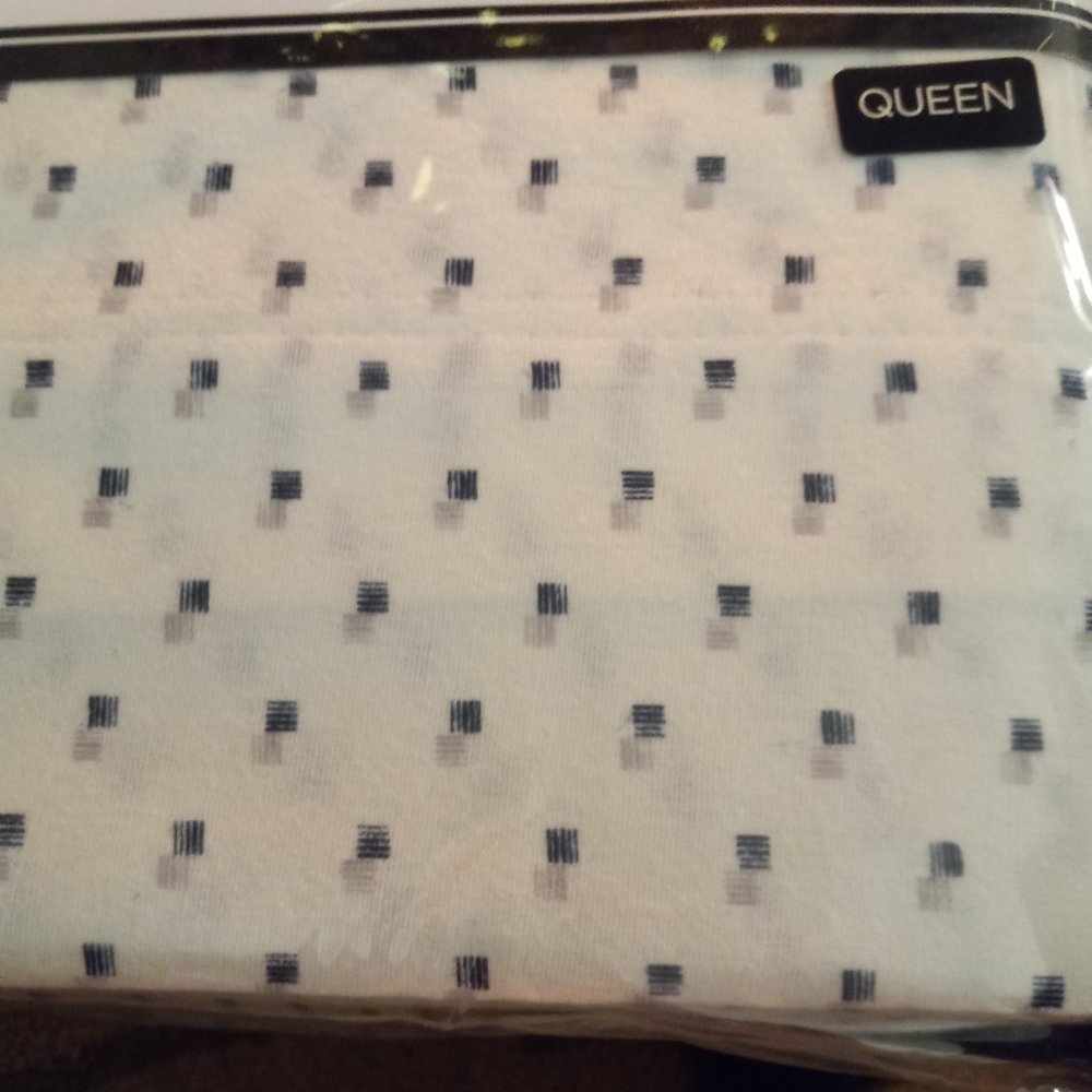 Tommy Hilfiger flannel queen sheets - Picture 5 of 5
